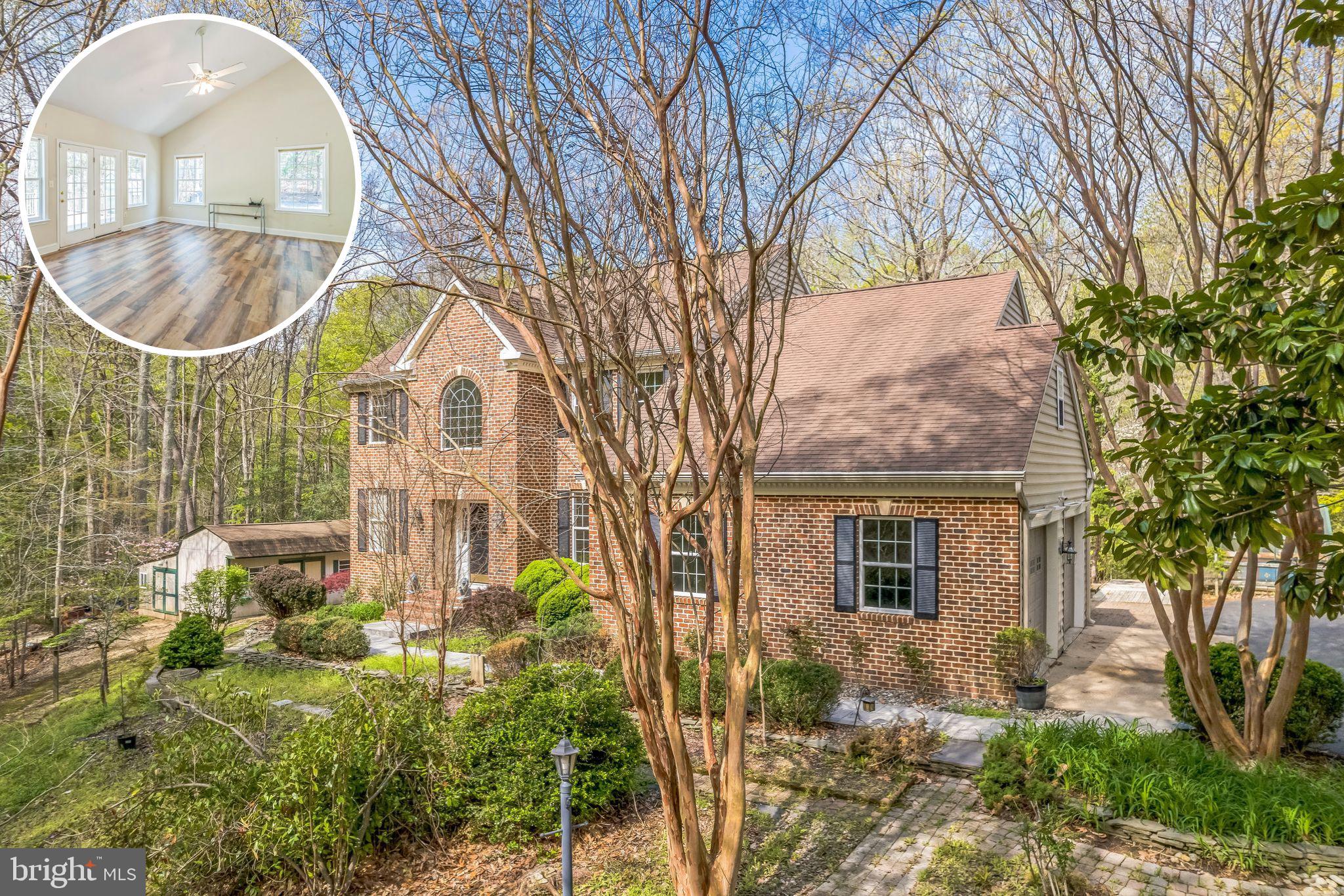 WHISPERING WOODS - Residential