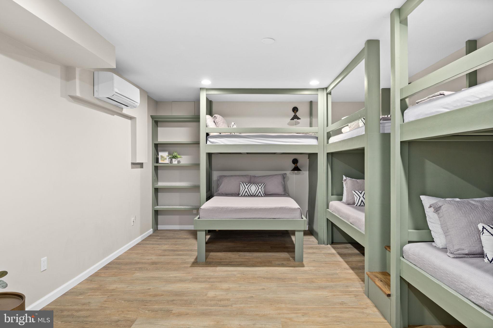 HICKORY LANDING - Residential