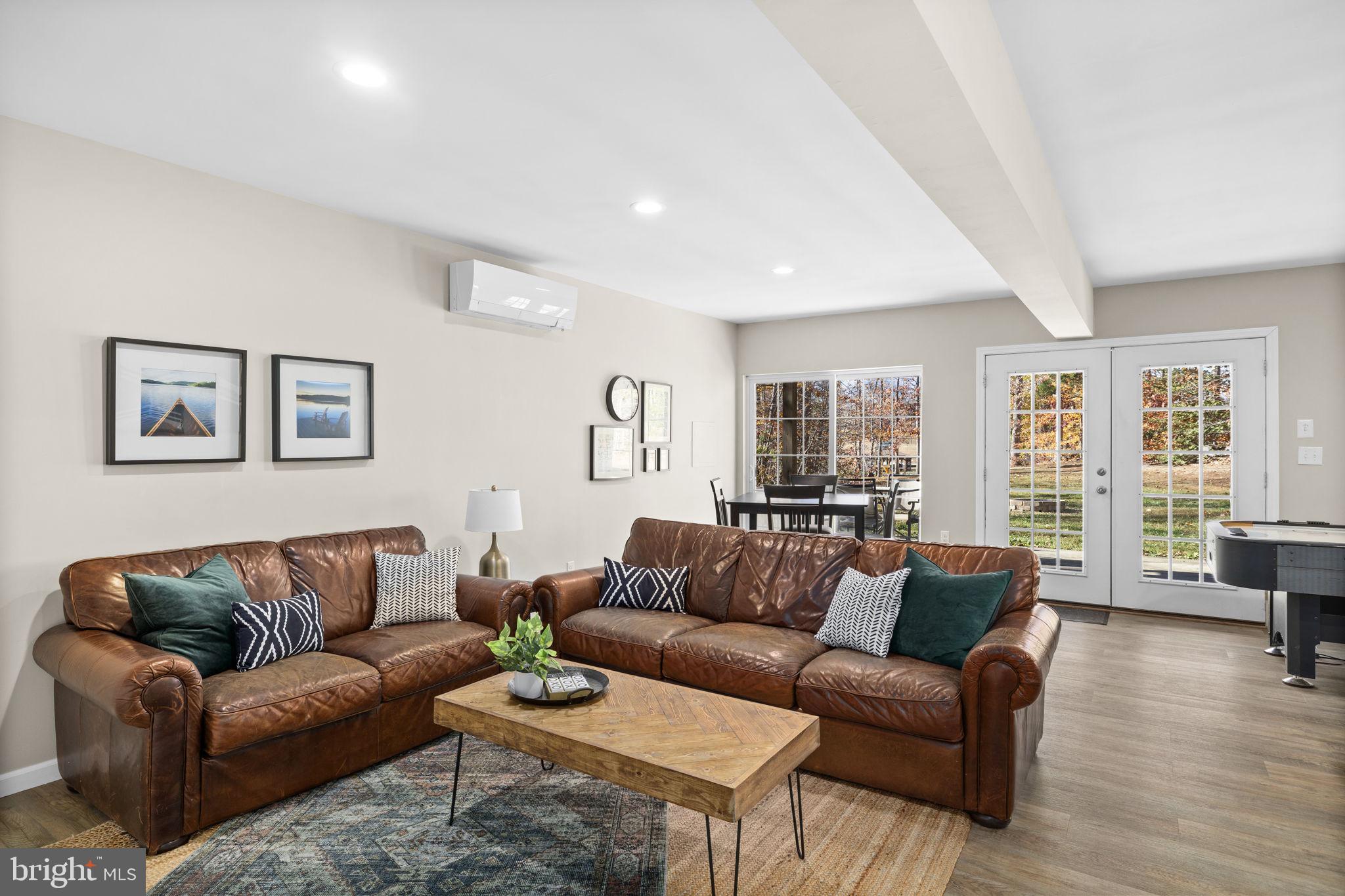 HICKORY LANDING - Residential