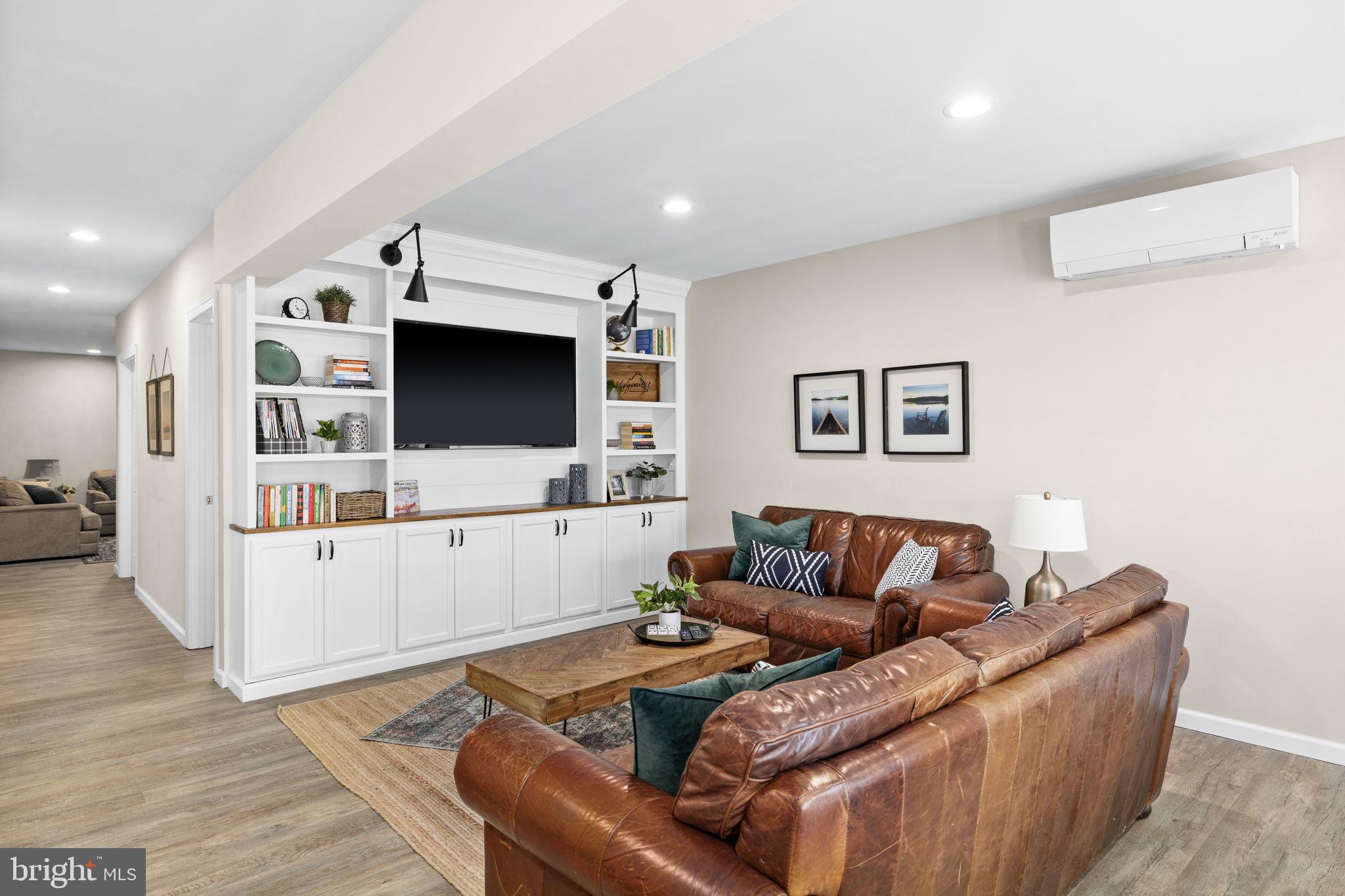 HICKORY LANDING - Residential