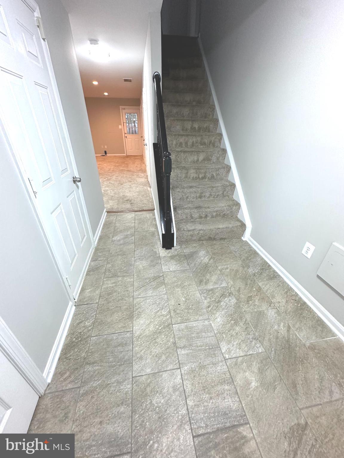 UNIVERSITY CENTER - Residential Lease