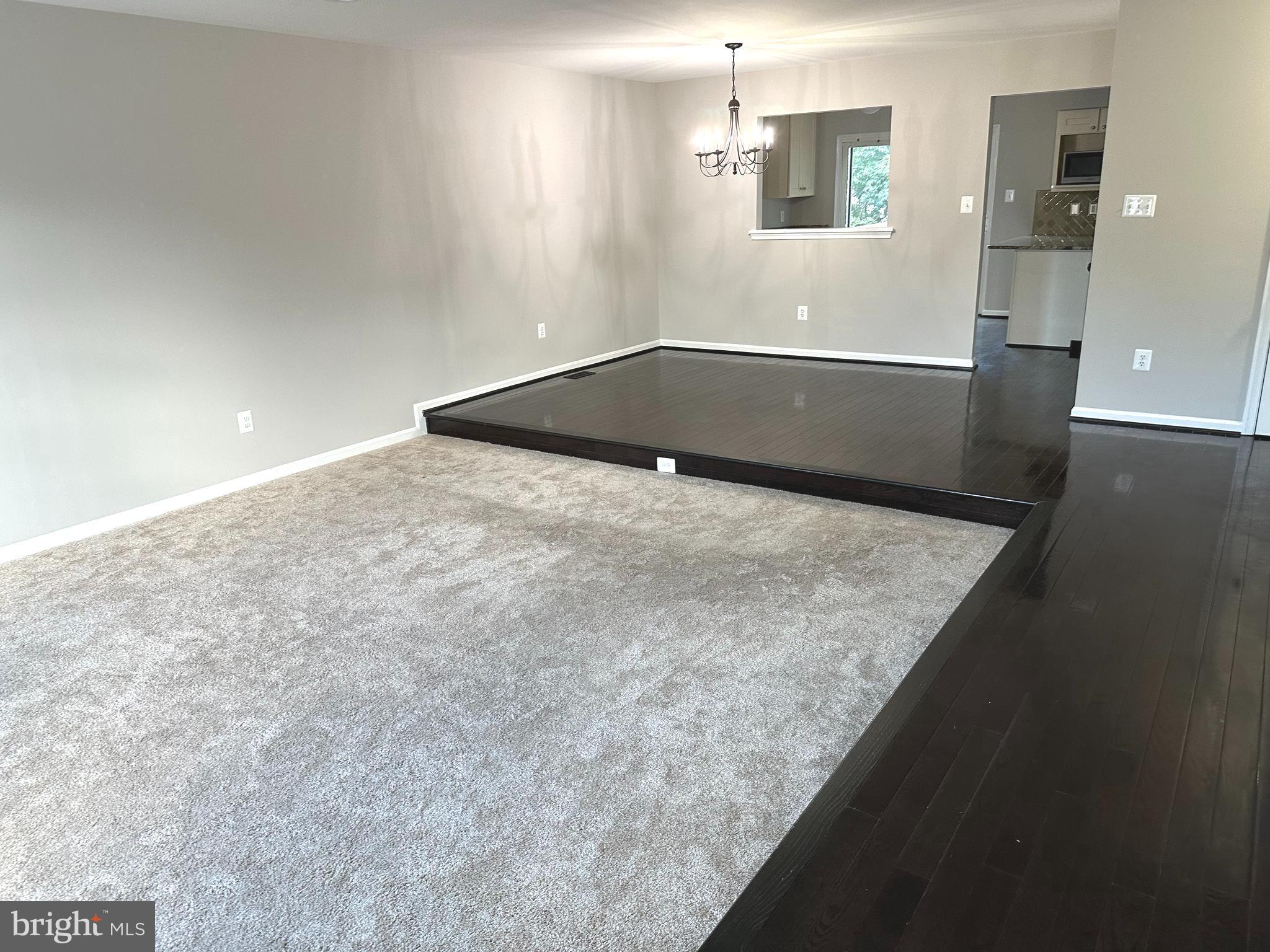 UNIVERSITY CENTER - Residential Lease