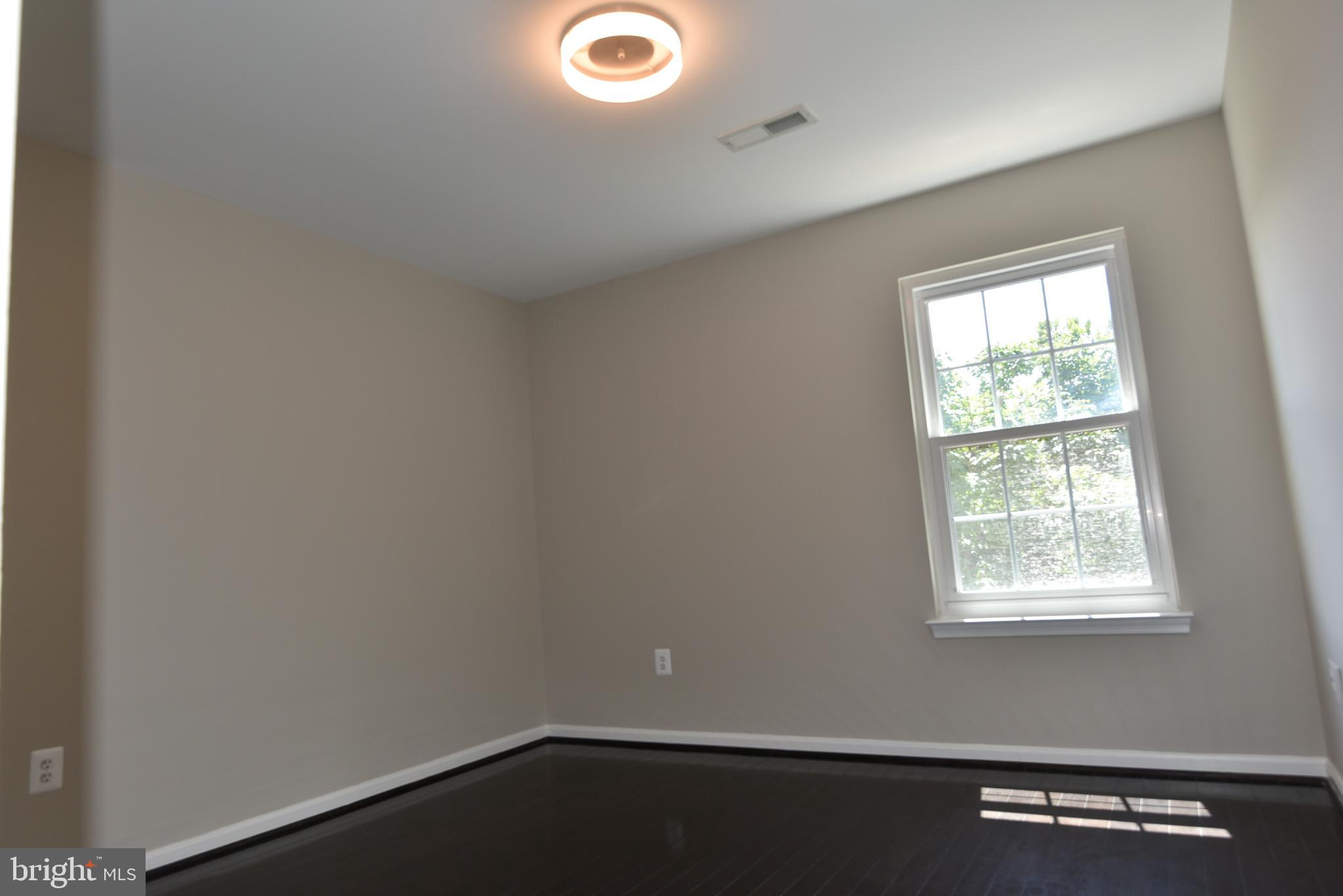 UNIVERSITY CENTER - Residential Lease