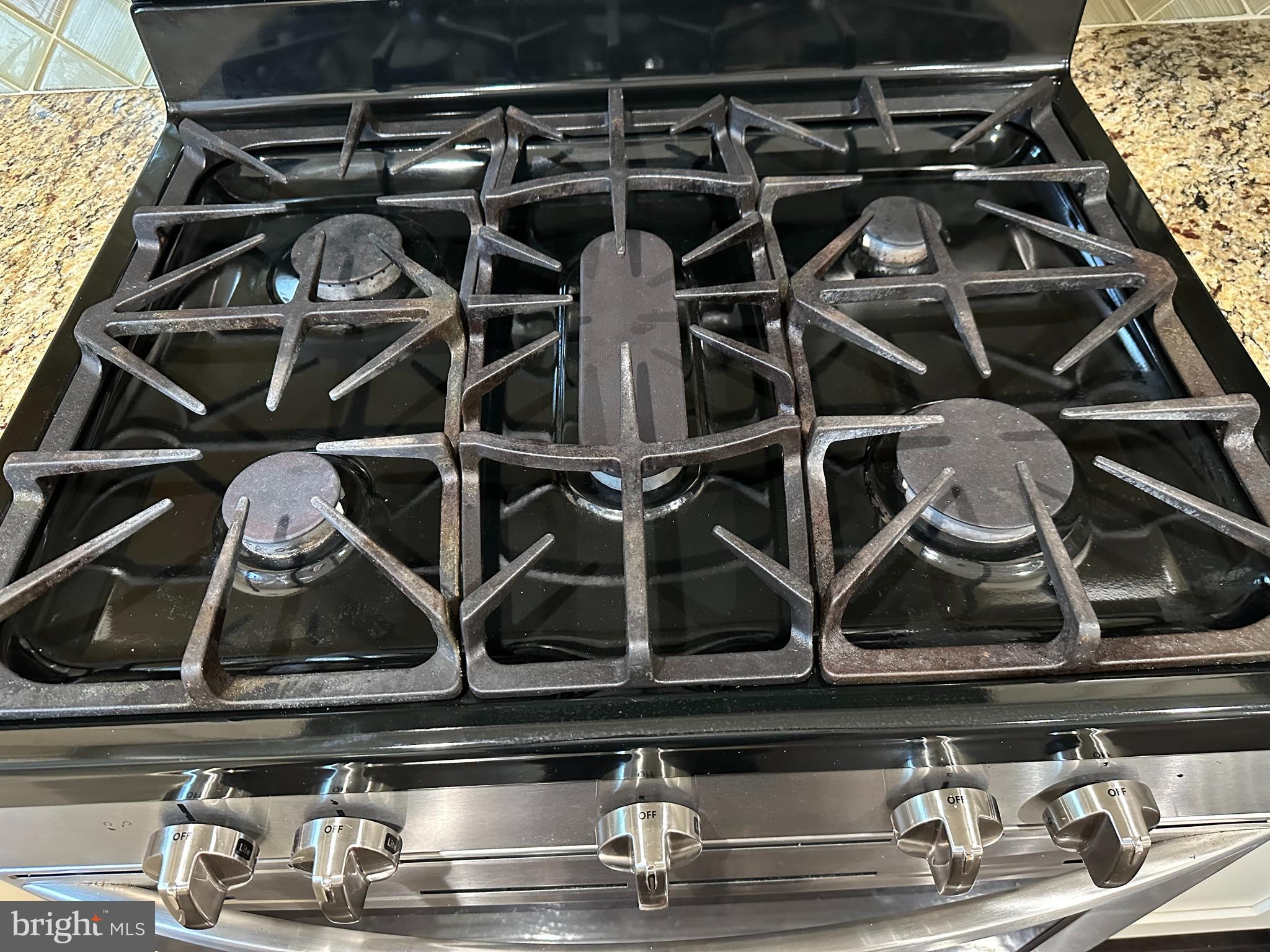 UNIVERSITY CENTER - Residential Lease