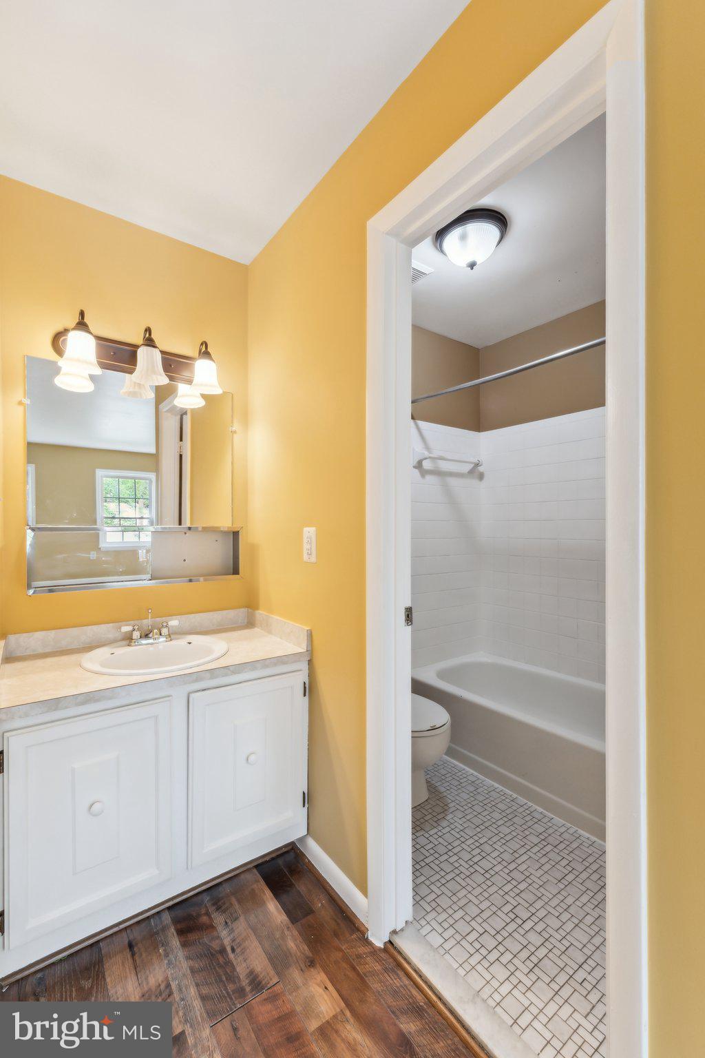 DALE CITY - Residential Lease