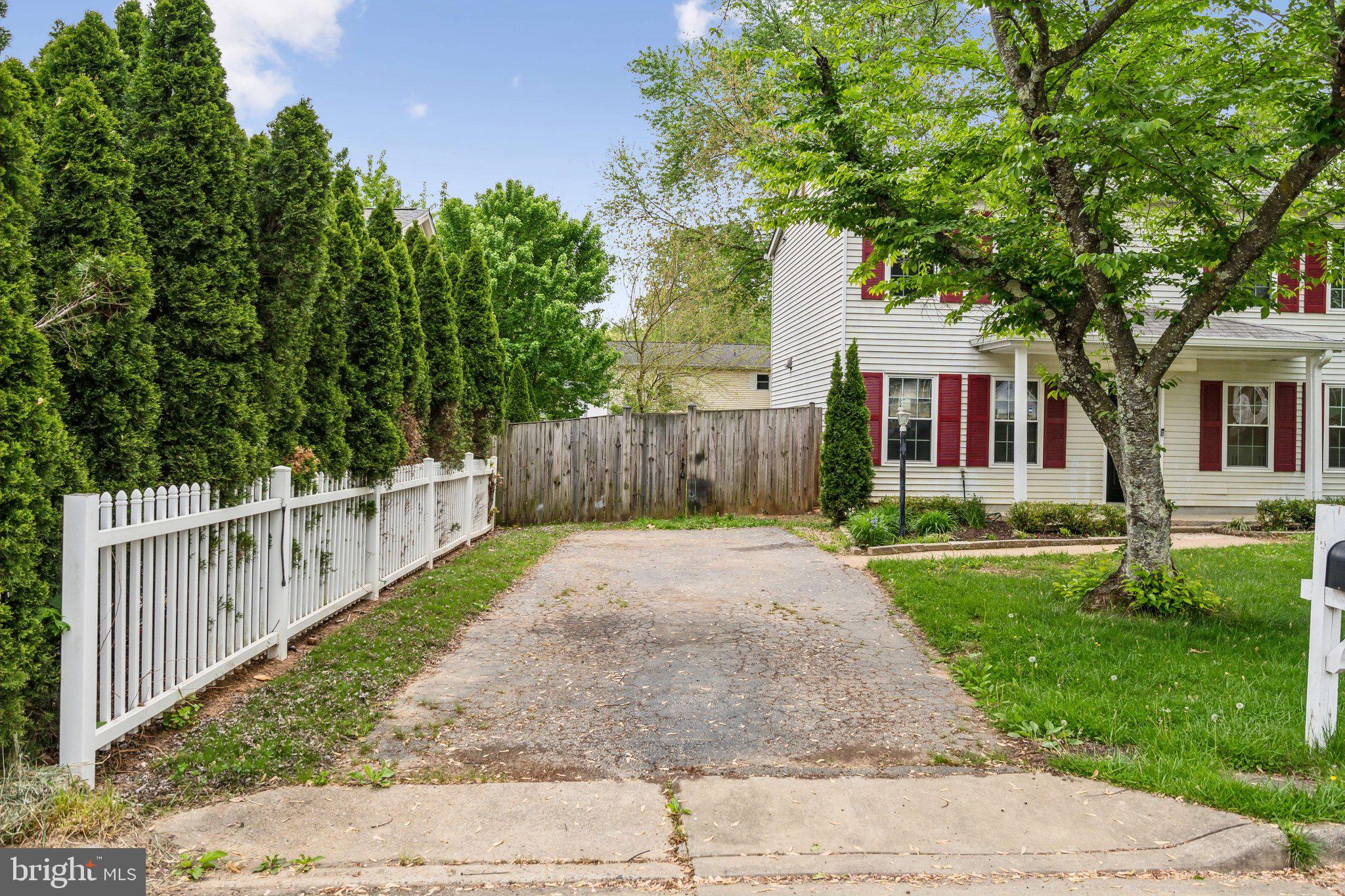 DALE CITY - Residential Lease