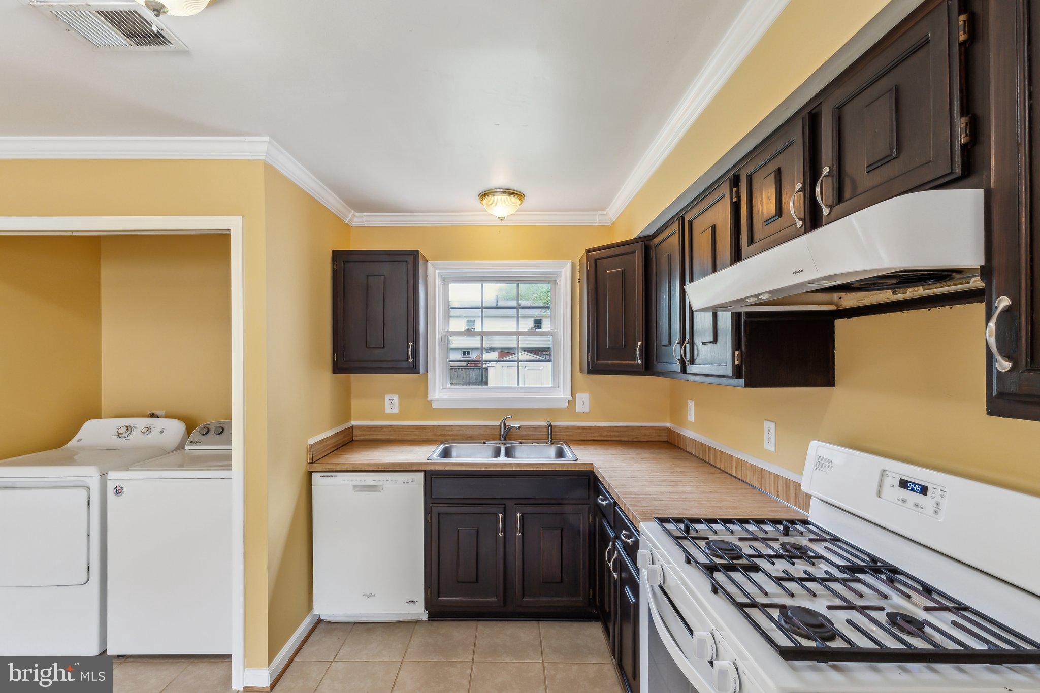 DALE CITY - Residential Lease