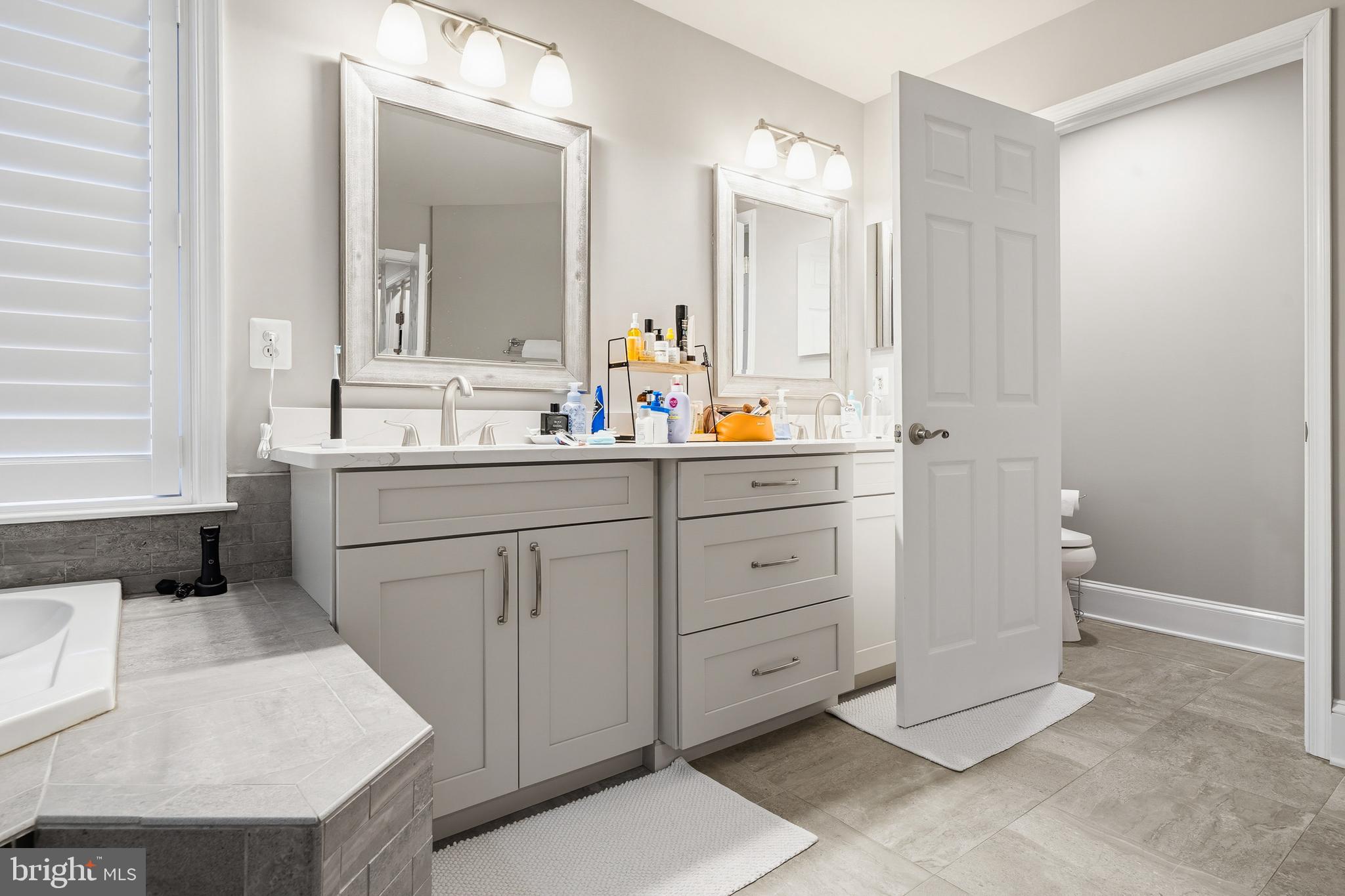 HIGHLAND OAKS - Residential