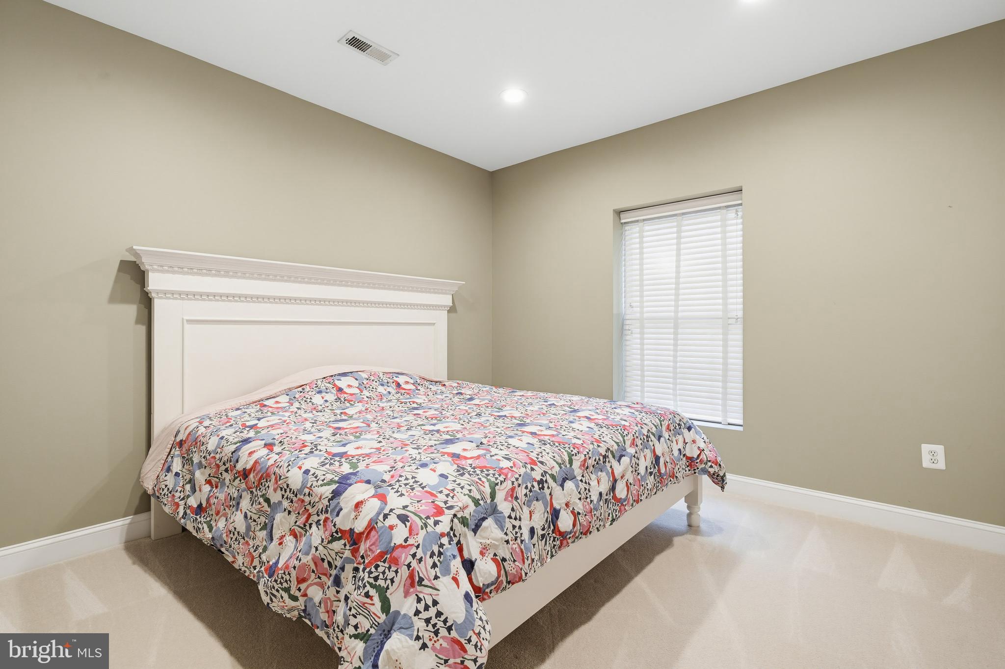 HIGHLAND OAKS - Residential