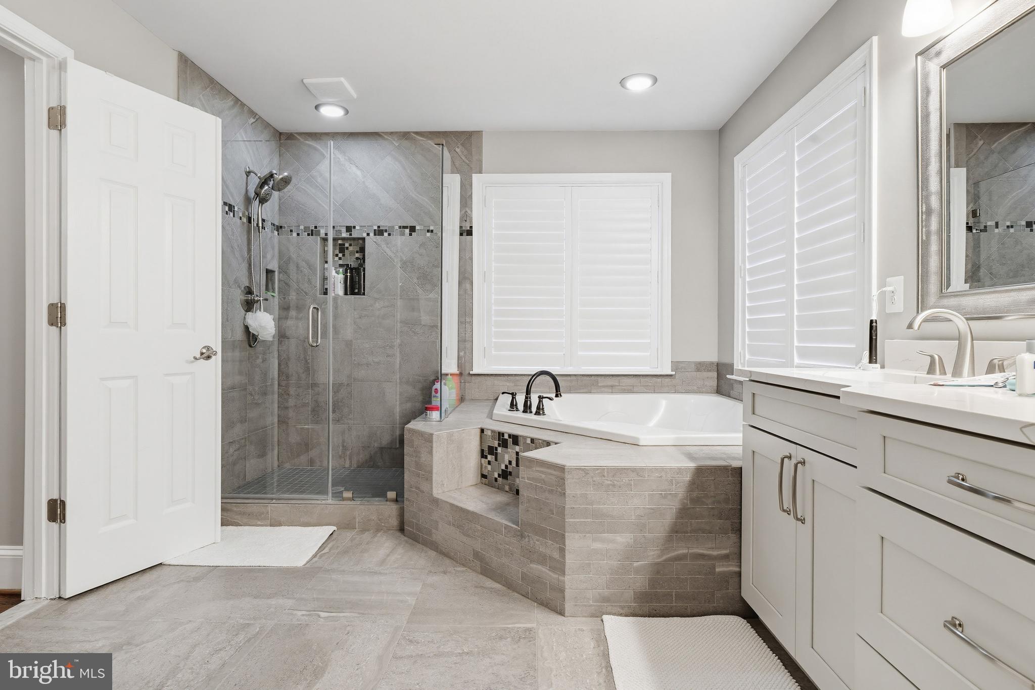 HIGHLAND OAKS - Residential