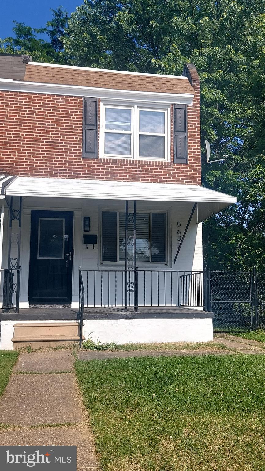 Beautiful home in a great neighborhood. New kitchen with granite counters and S/S appliances . Stylish Bath. Open flow between kitchen, living room and dining room . Real hardwood floors on main level. Plush carpeted large bedrooms. Finished lower level with electric fireplace. Huge Deck faces park like setting.