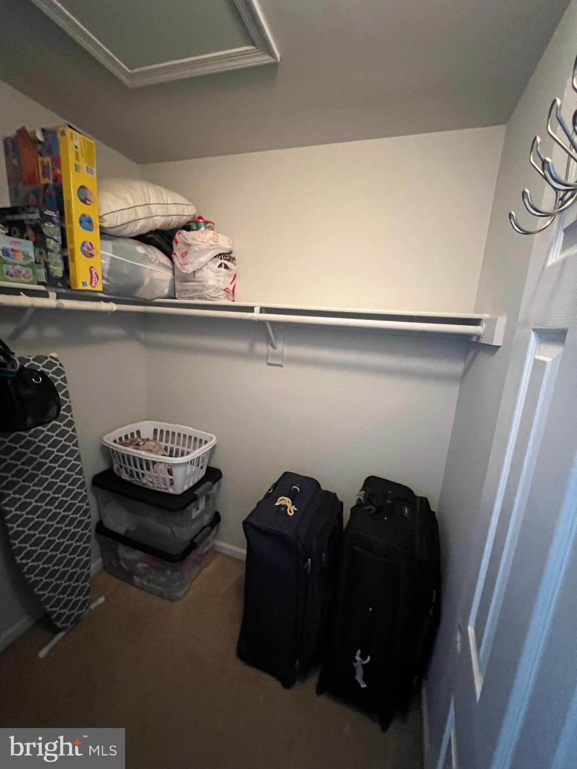 POTOMAC LAKES - Residential