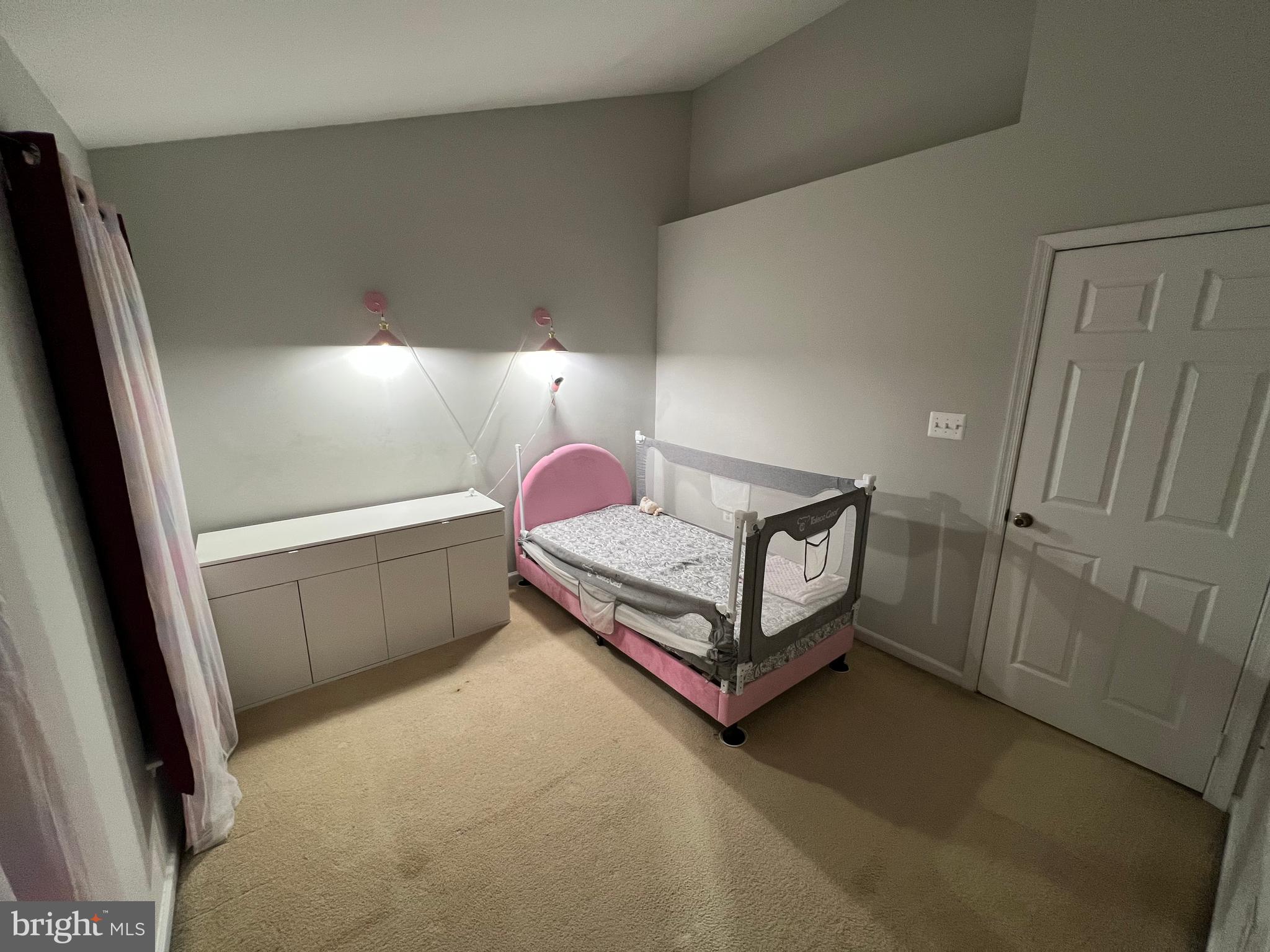 POTOMAC LAKES - Residential