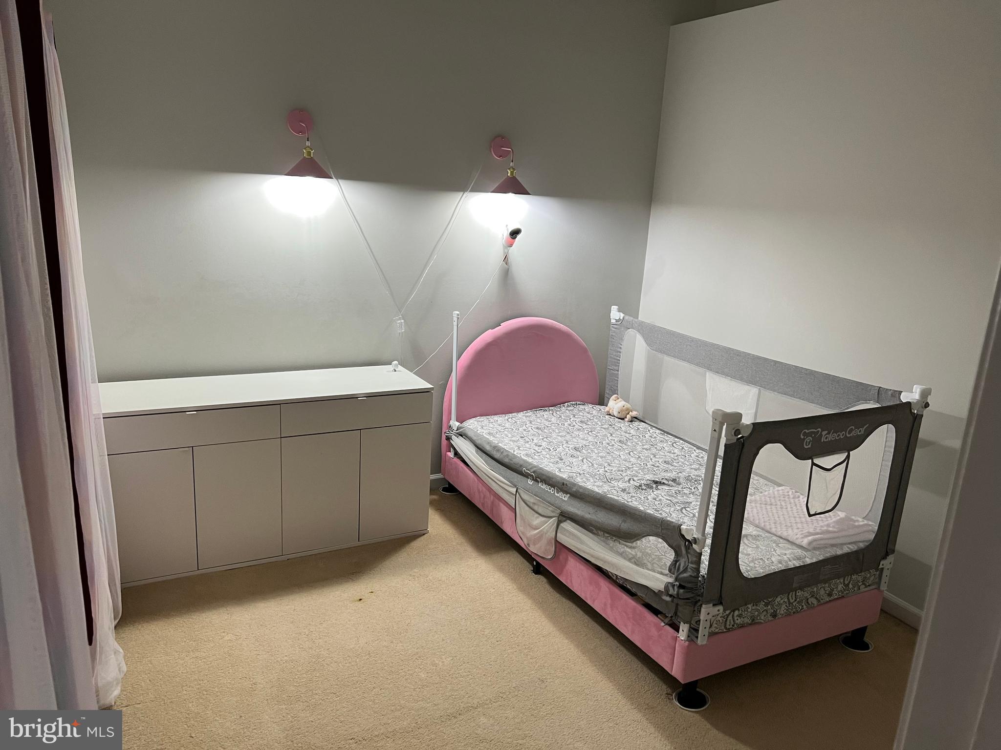 POTOMAC LAKES - Residential