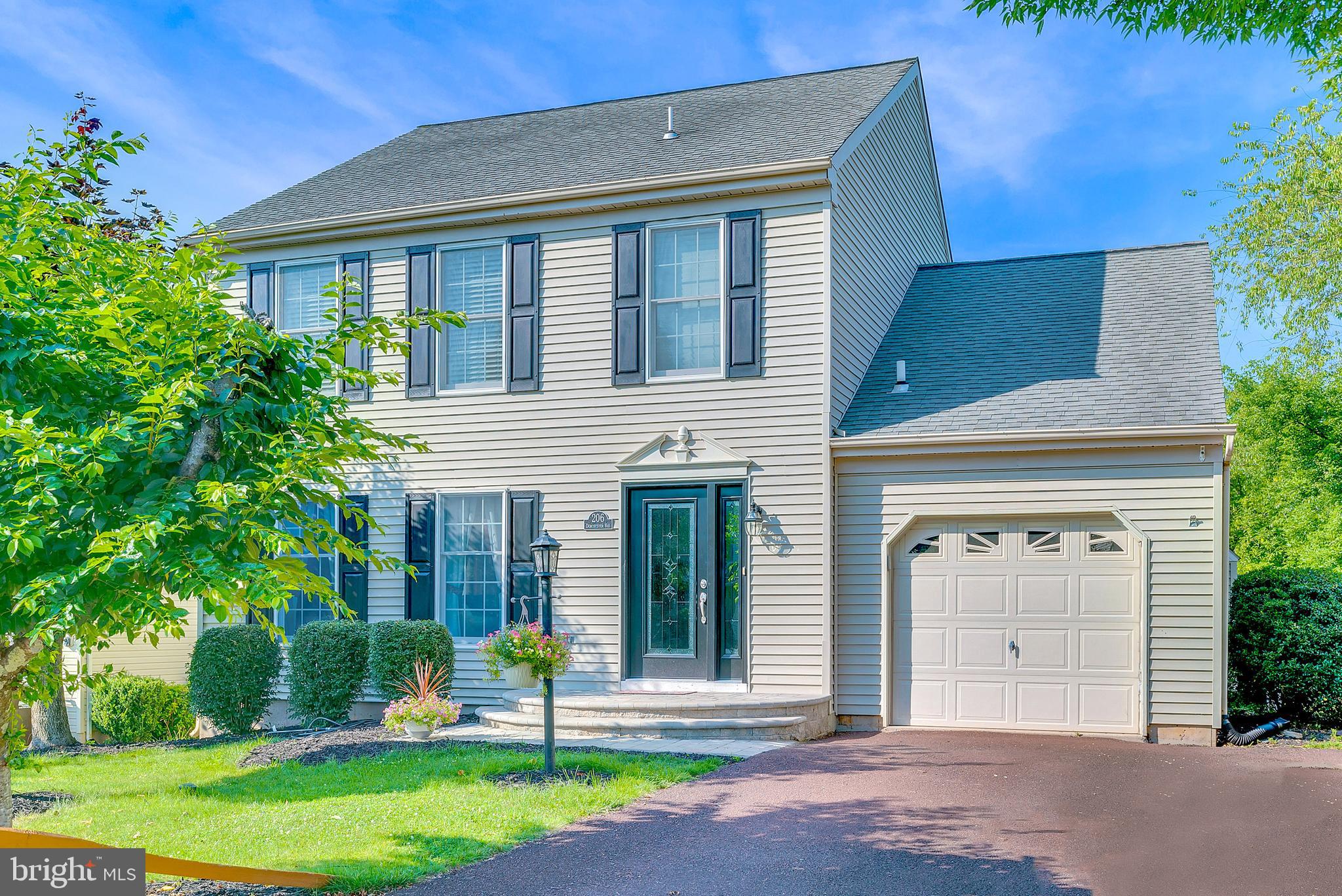 CHARLESTOWNE - Residential