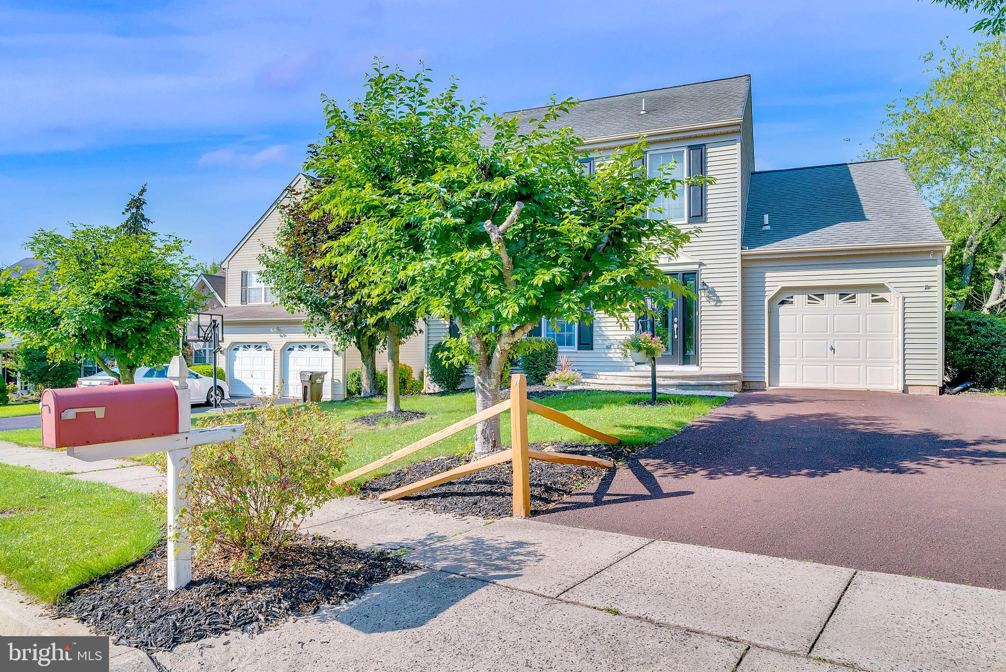 CHARLESTOWNE - Residential