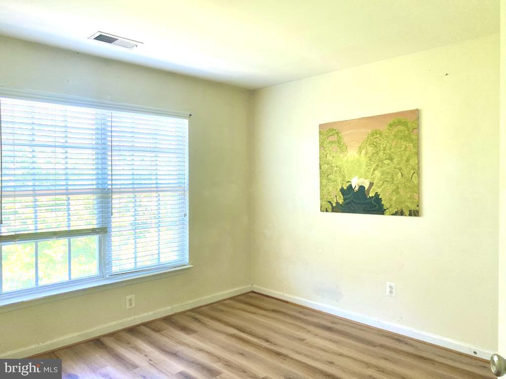 LANSDOWNE TOWN CENTER - Residential Lease