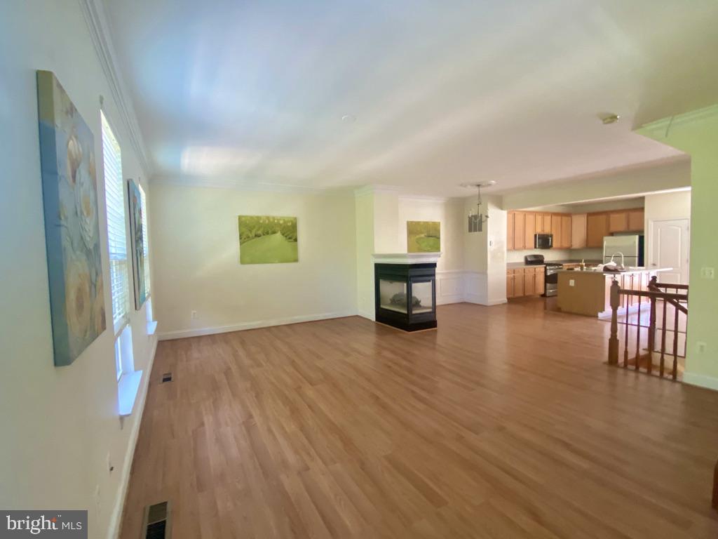 LANSDOWNE TOWN CENTER - Residential Lease