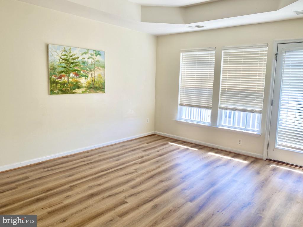 LANSDOWNE TOWN CENTER - Residential Lease