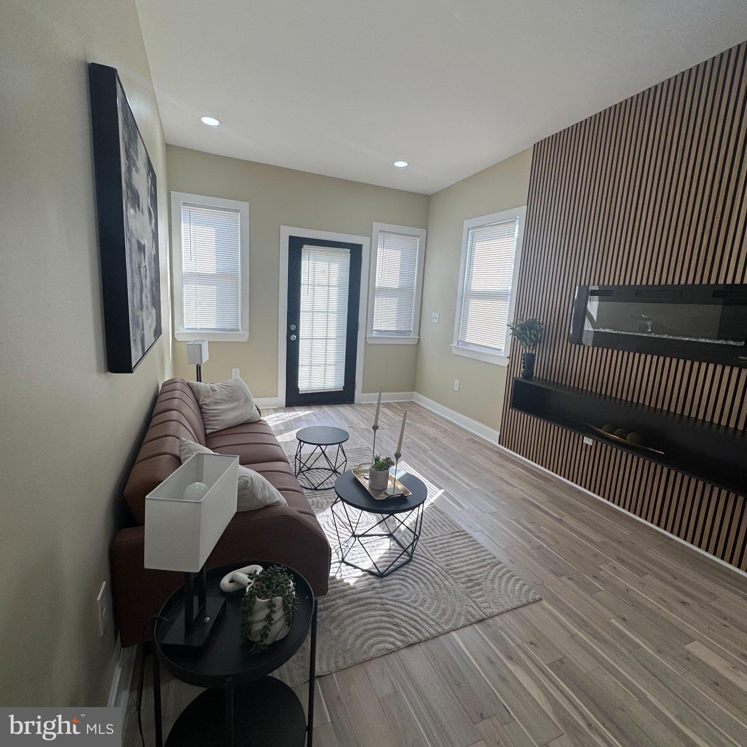 RESERVOIR HILL - Residential