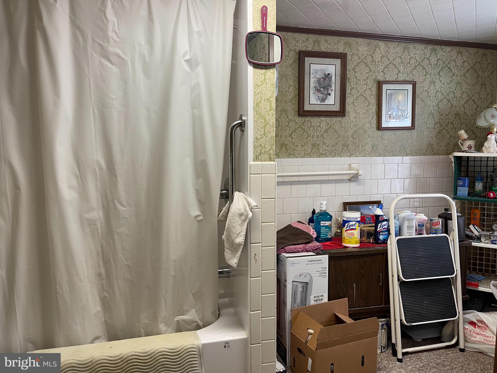 LAURAVILLE HISTORIC DISTRICT - Residential