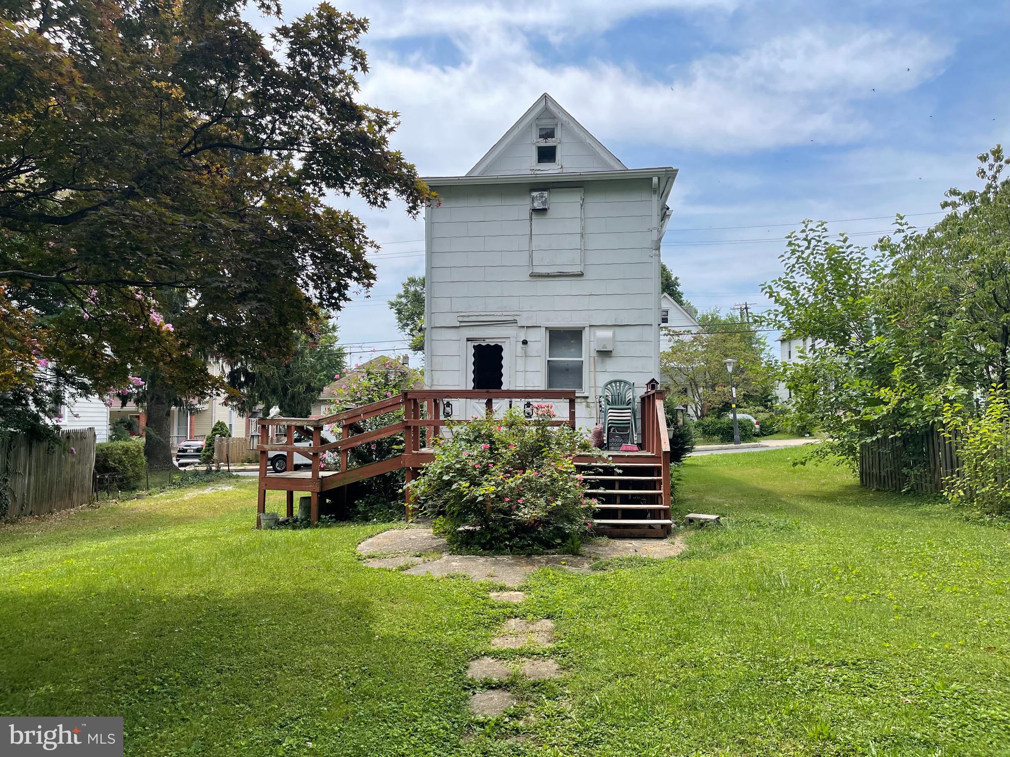 LAURAVILLE HISTORIC DISTRICT - Residential