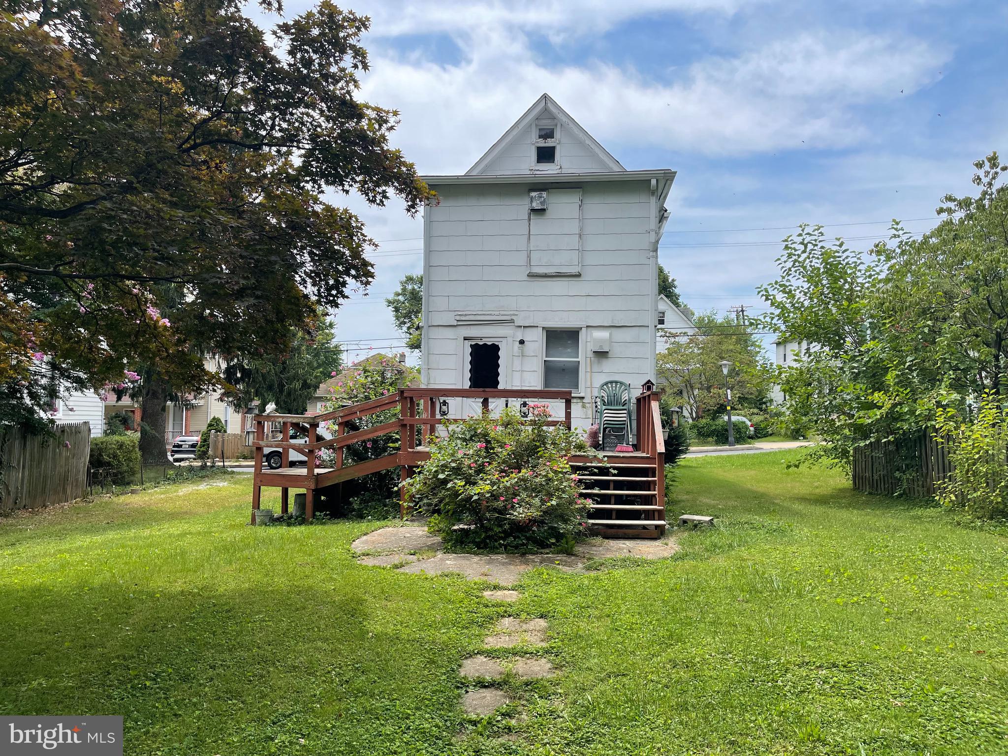 LAURAVILLE HISTORIC DISTRICT - Residential