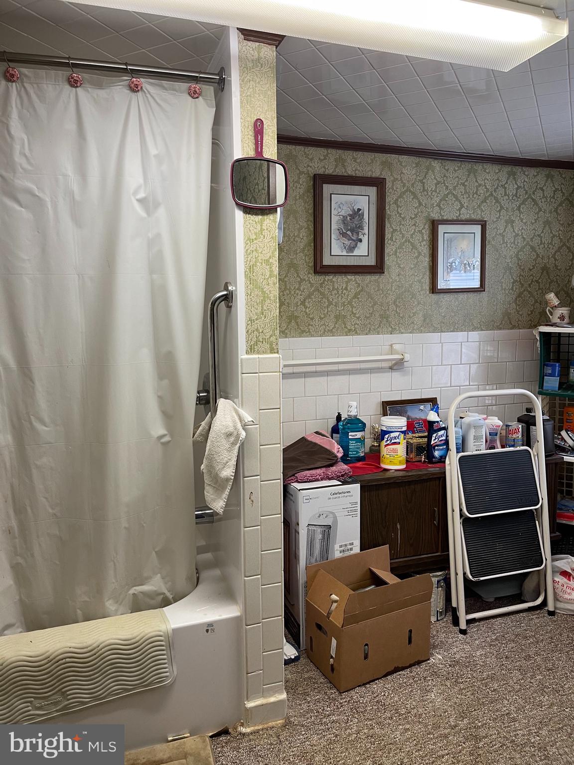 LAURAVILLE HISTORIC DISTRICT - Residential