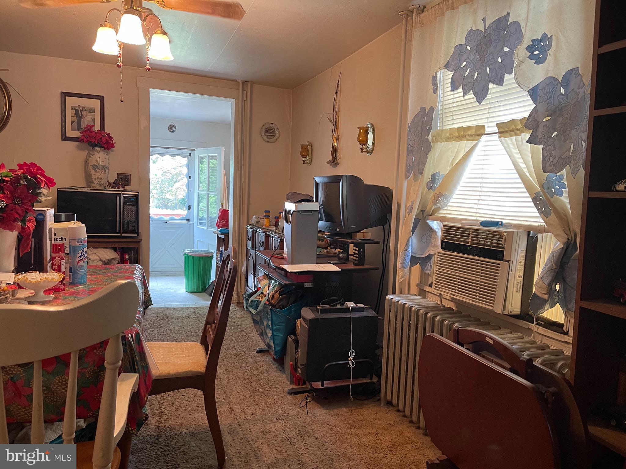 LAURAVILLE HISTORIC DISTRICT - Residential