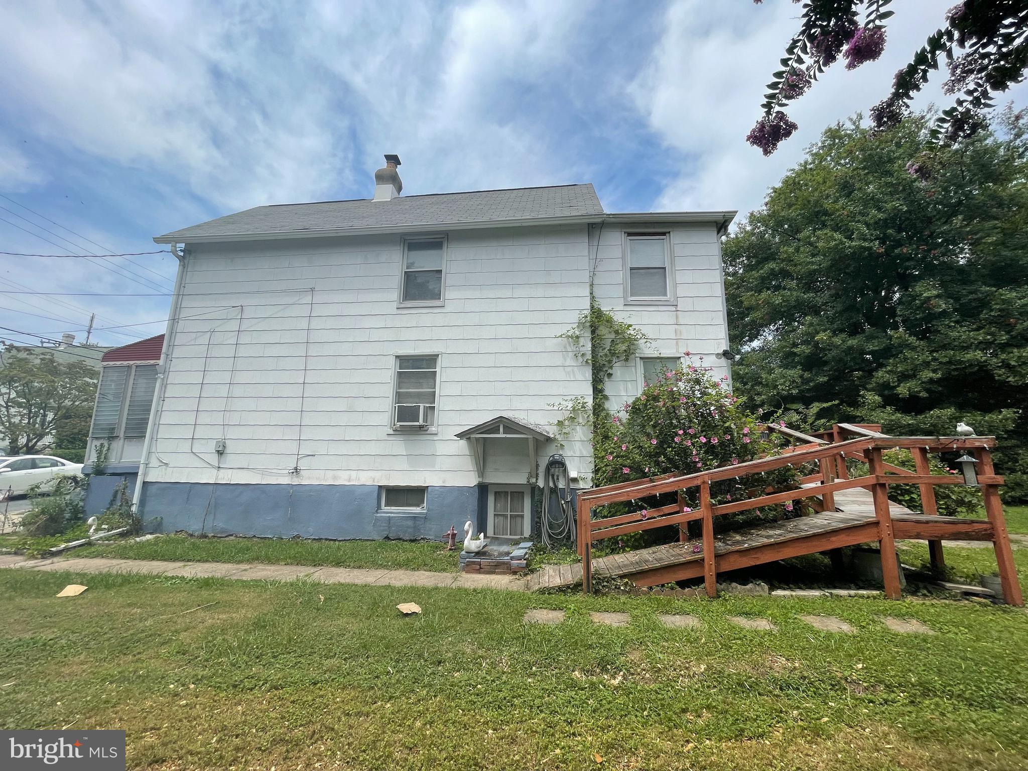 LAURAVILLE HISTORIC DISTRICT - Residential