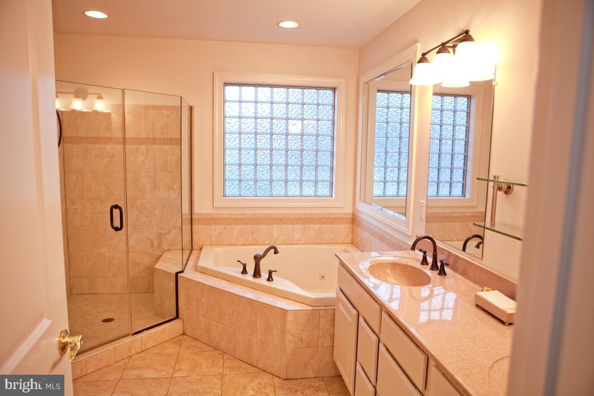 NORTH END - Residential