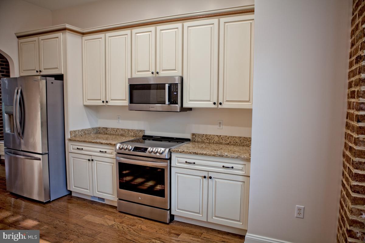 NORTH END - Residential