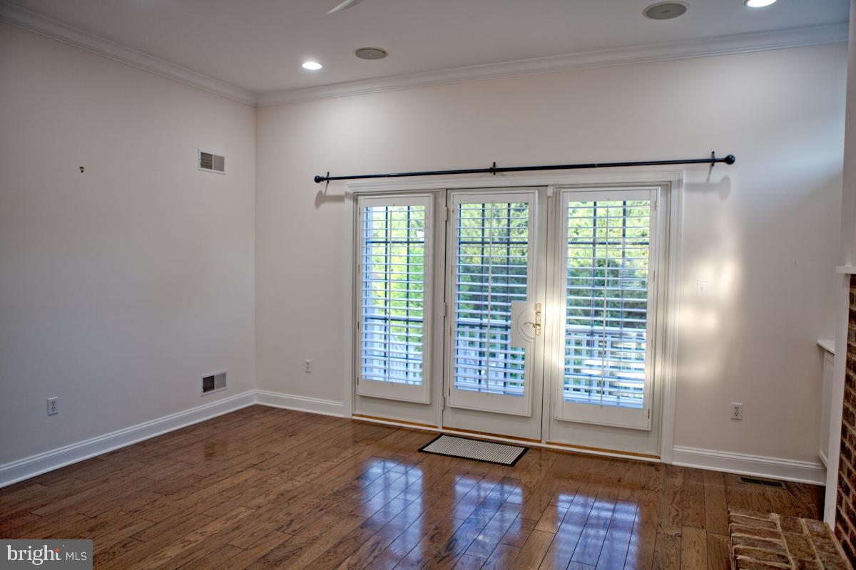 NORTH END - Residential