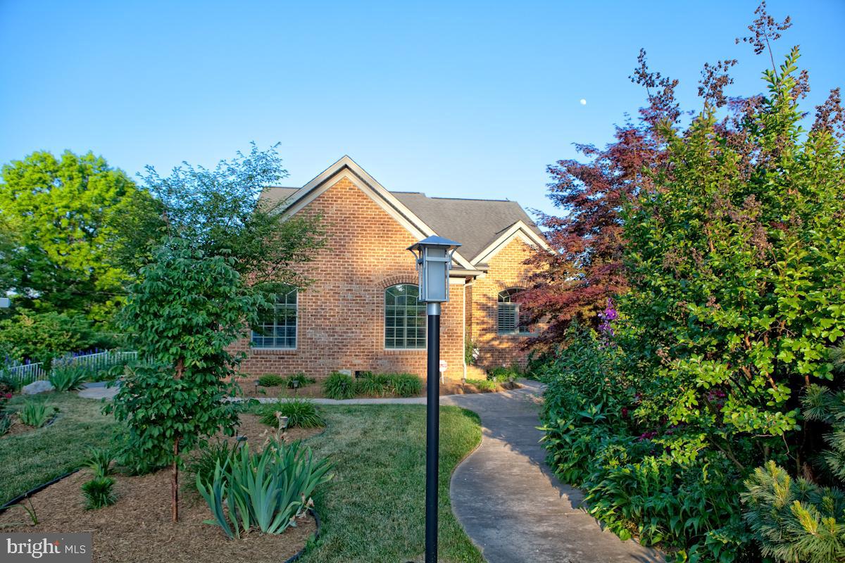 NORTH END - Residential