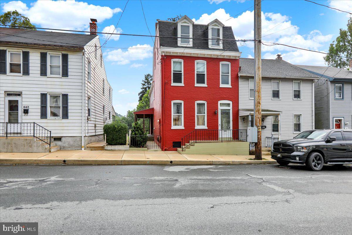 638 MANOR STREET
