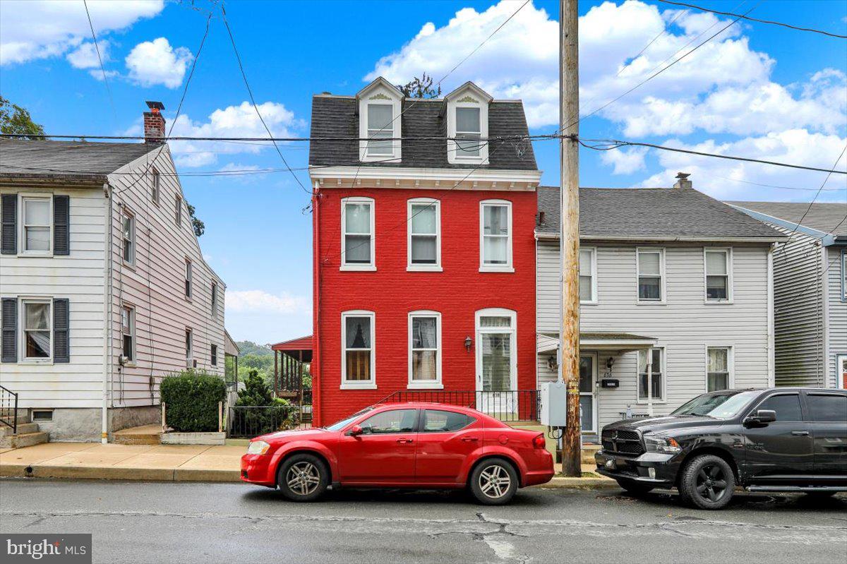 638 MANOR STREET