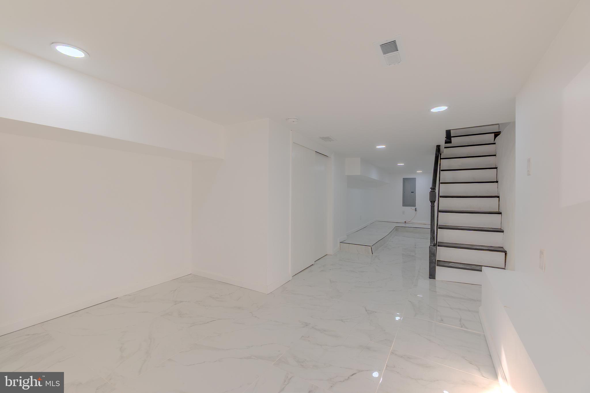 WHITMAN - Residential