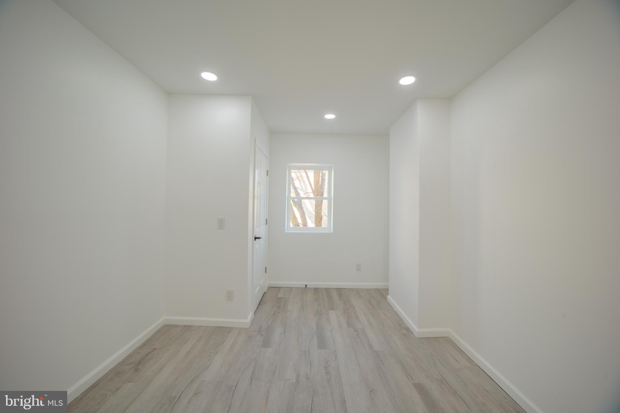 WHITMAN - Residential