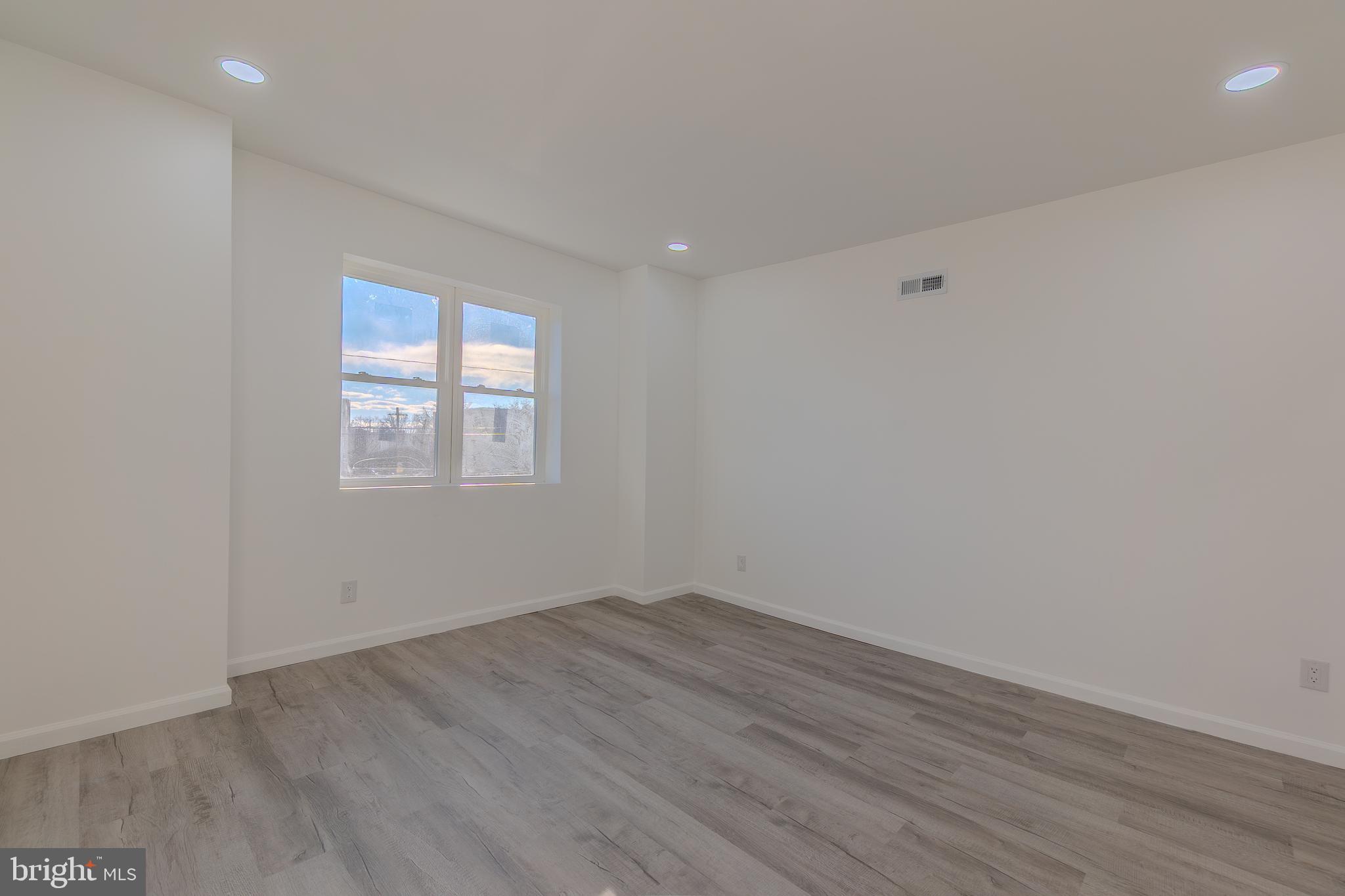 WHITMAN - Residential