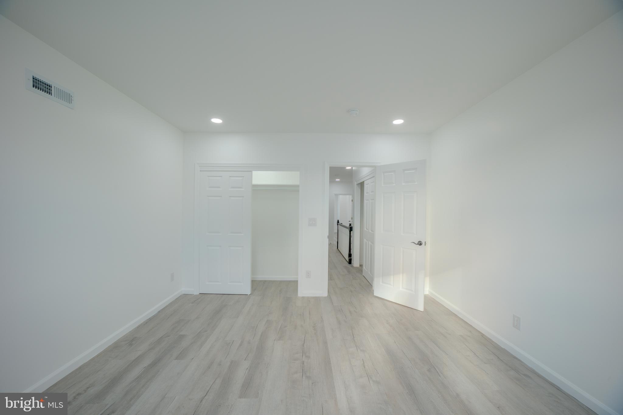 WHITMAN - Residential