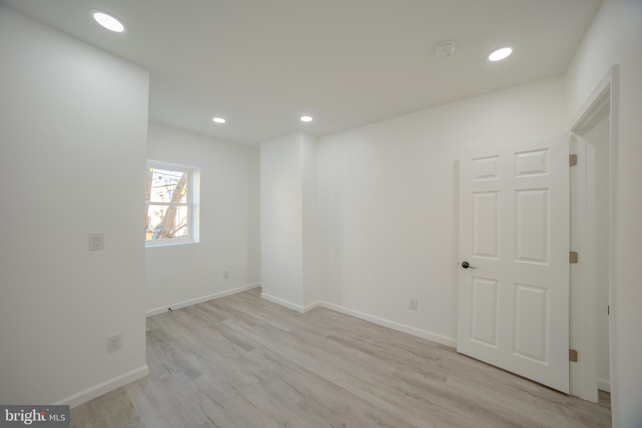 WHITMAN - Residential