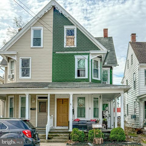 Townhouse For Sale - 234 E Emaus Street<br/> MIDDLETOWN, PA 17057