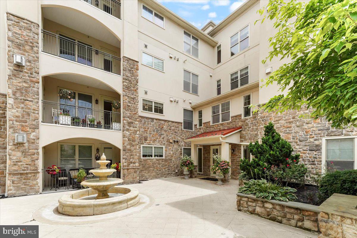 TERRAZZA NEWTOWN SQR - Residential