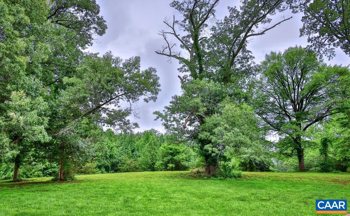 BECKONING RIDGE - Land