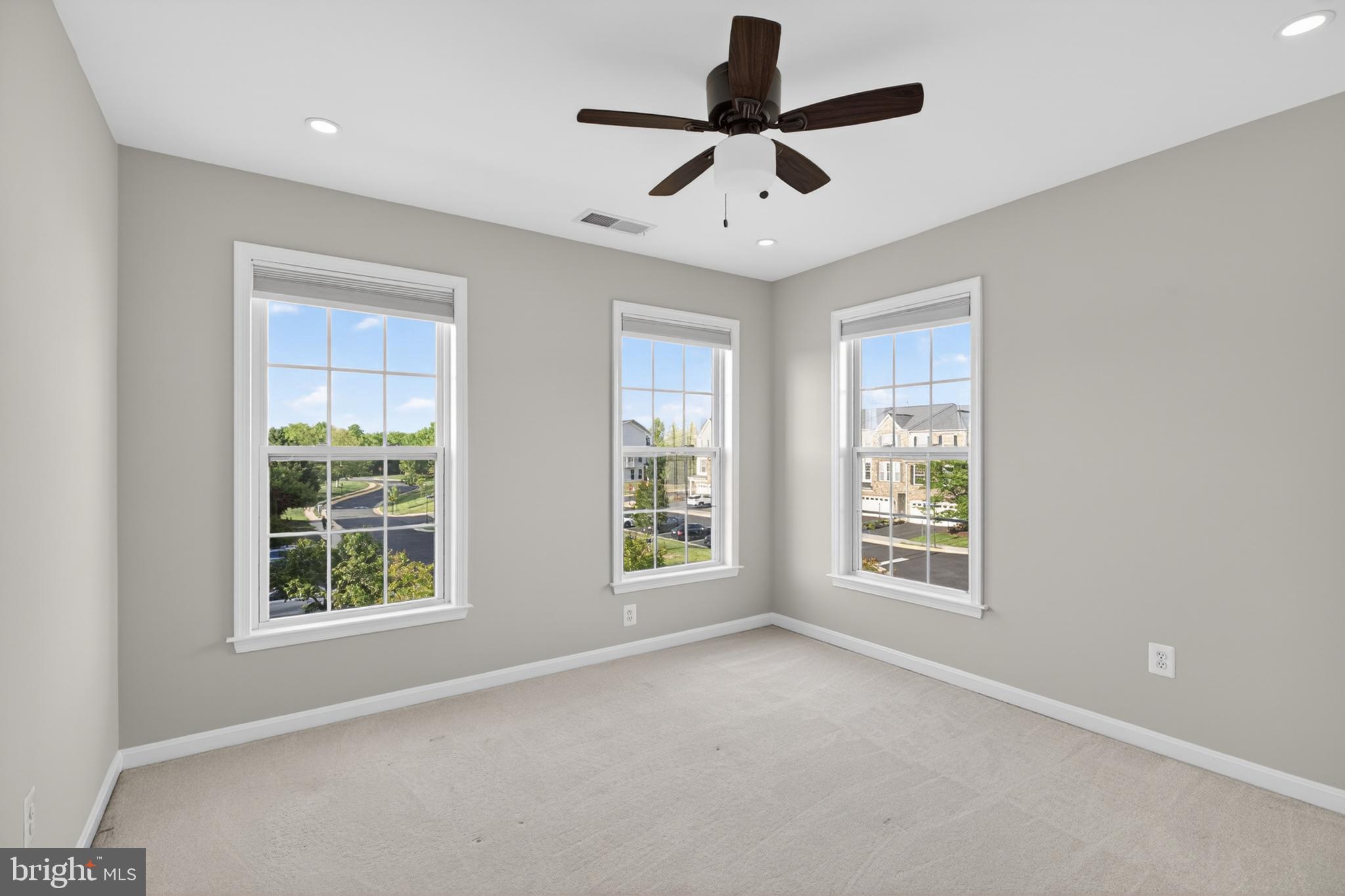STONE RIDGE - Residential