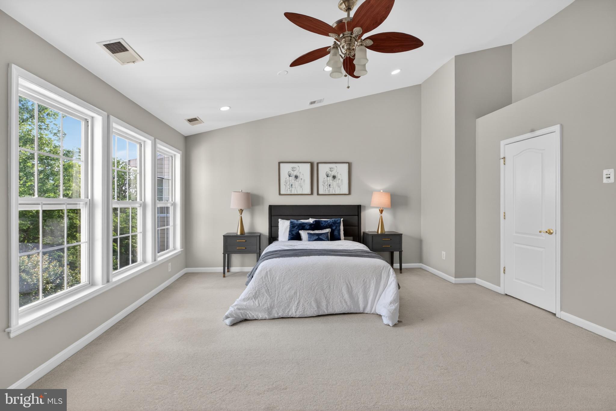 STONE RIDGE - Residential