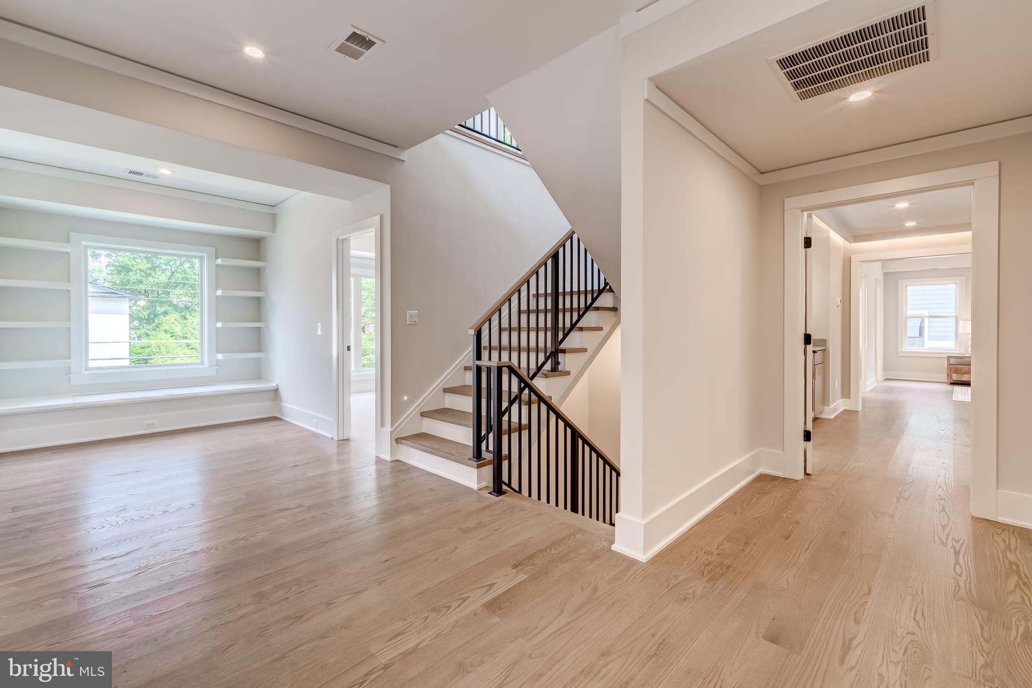 VIENNA WOODS - Residential