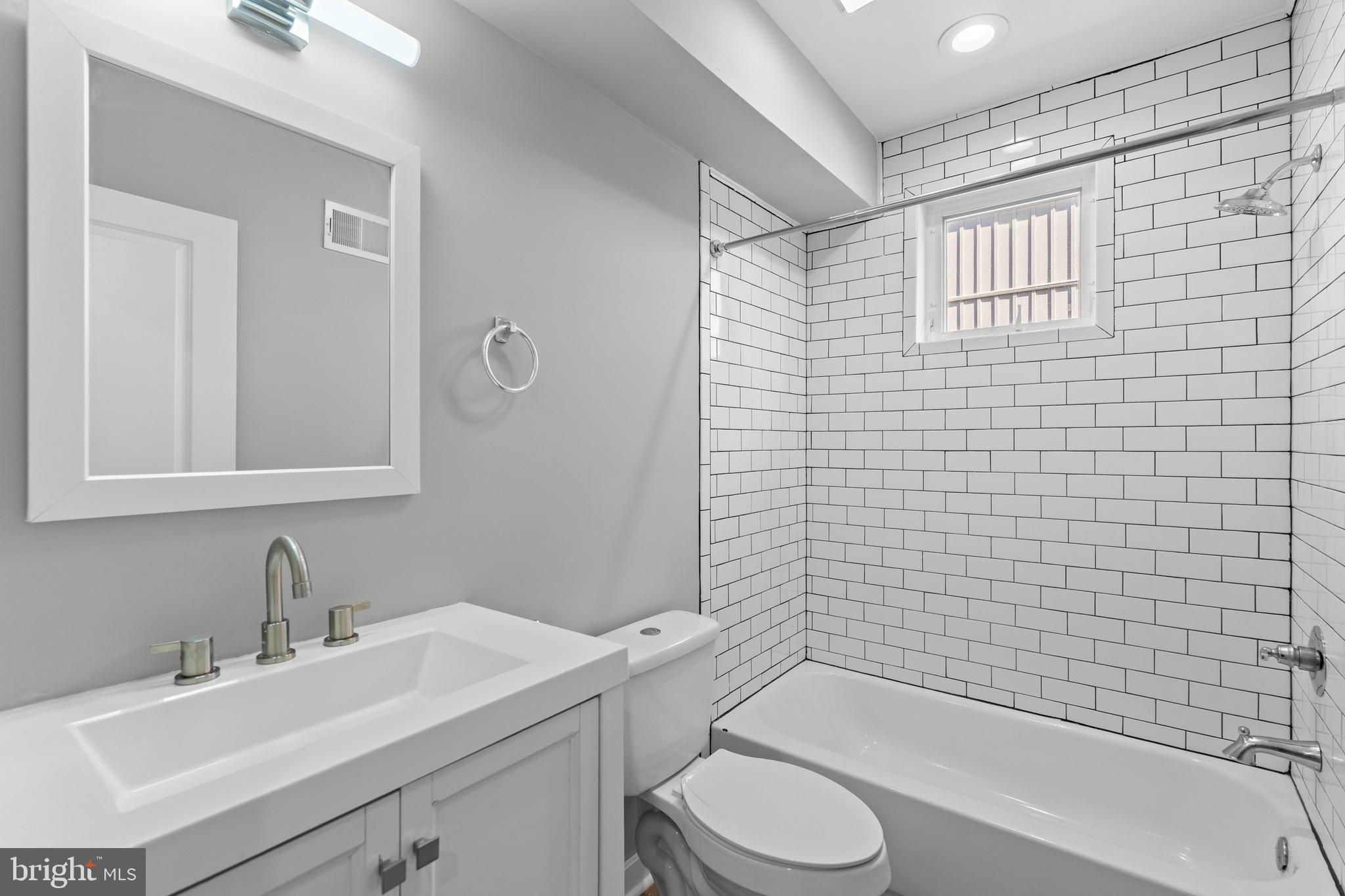 FAIRMOUNT - Residential Lease