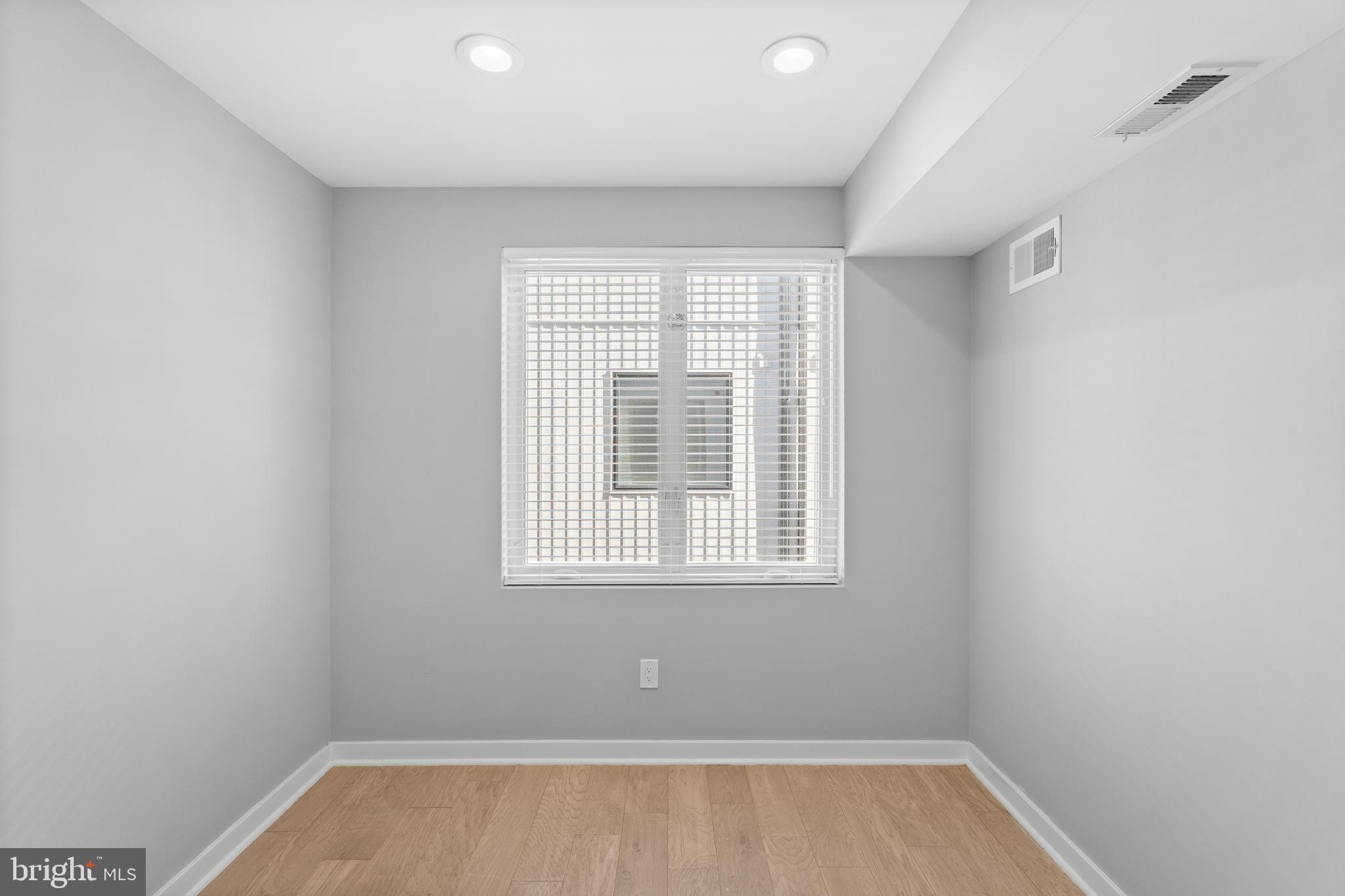 FAIRMOUNT - Residential Lease