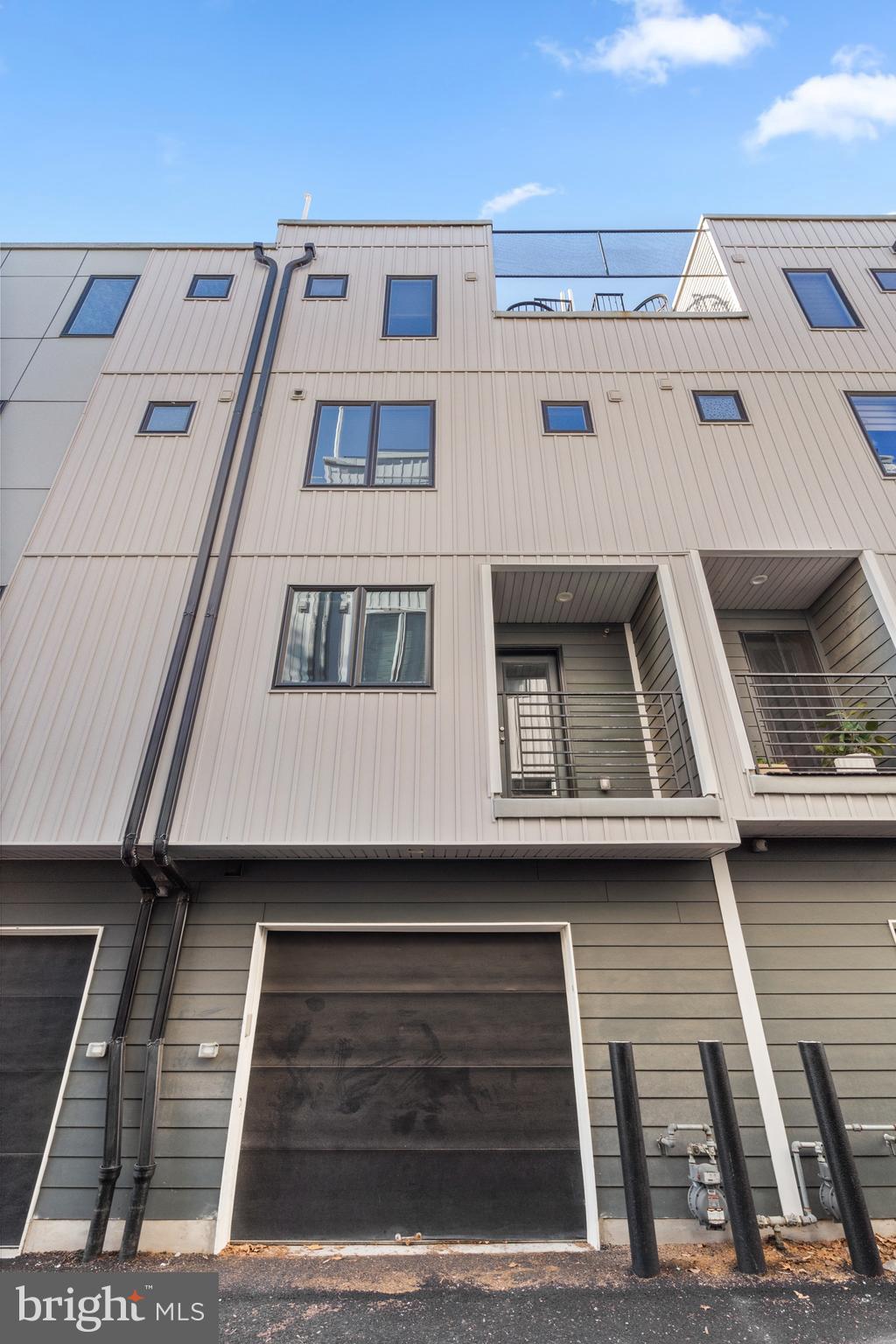 FAIRMOUNT - Residential Lease